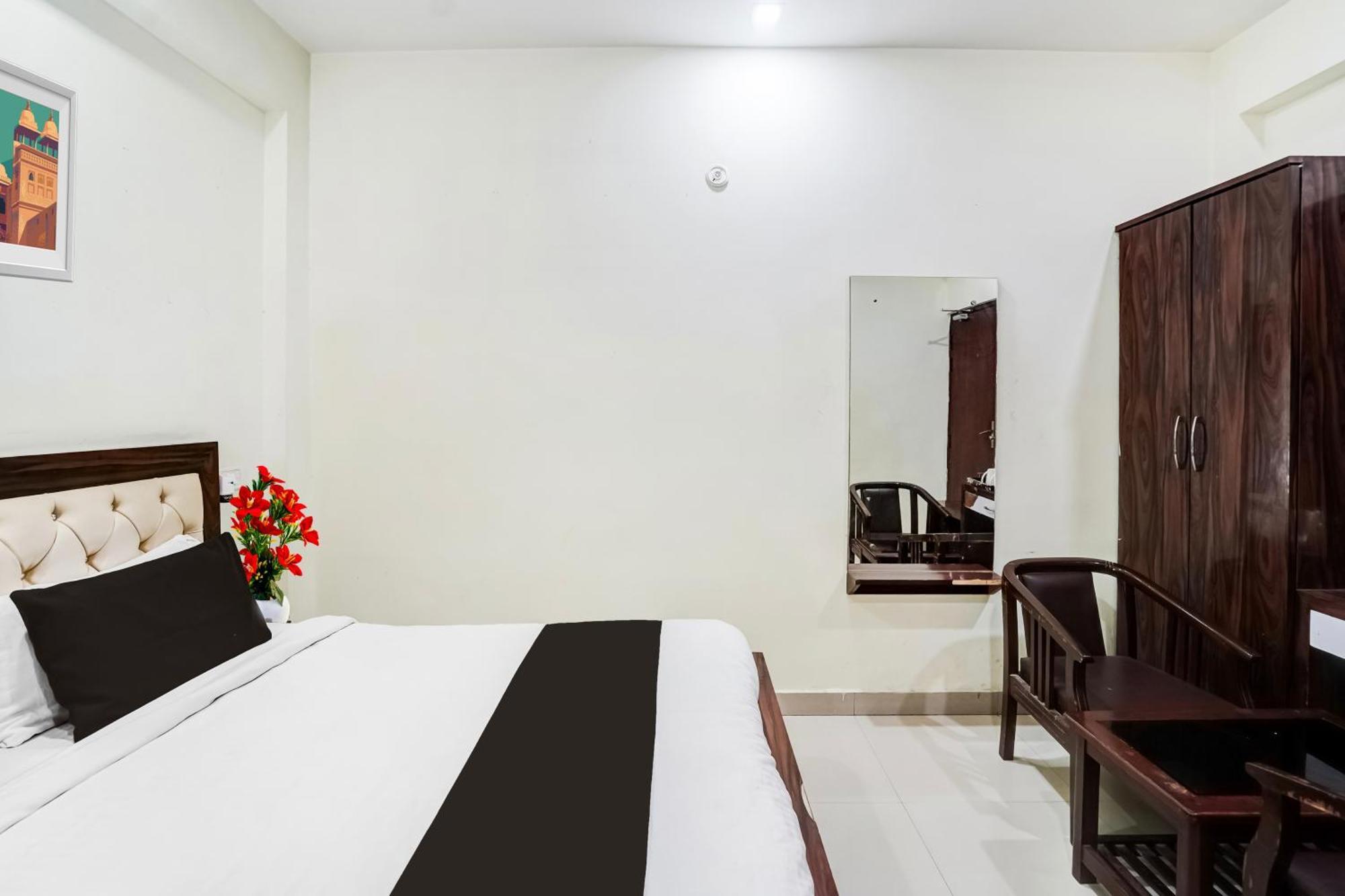 Super Hotel O Sgpgi Bijnaur Buitenkant foto