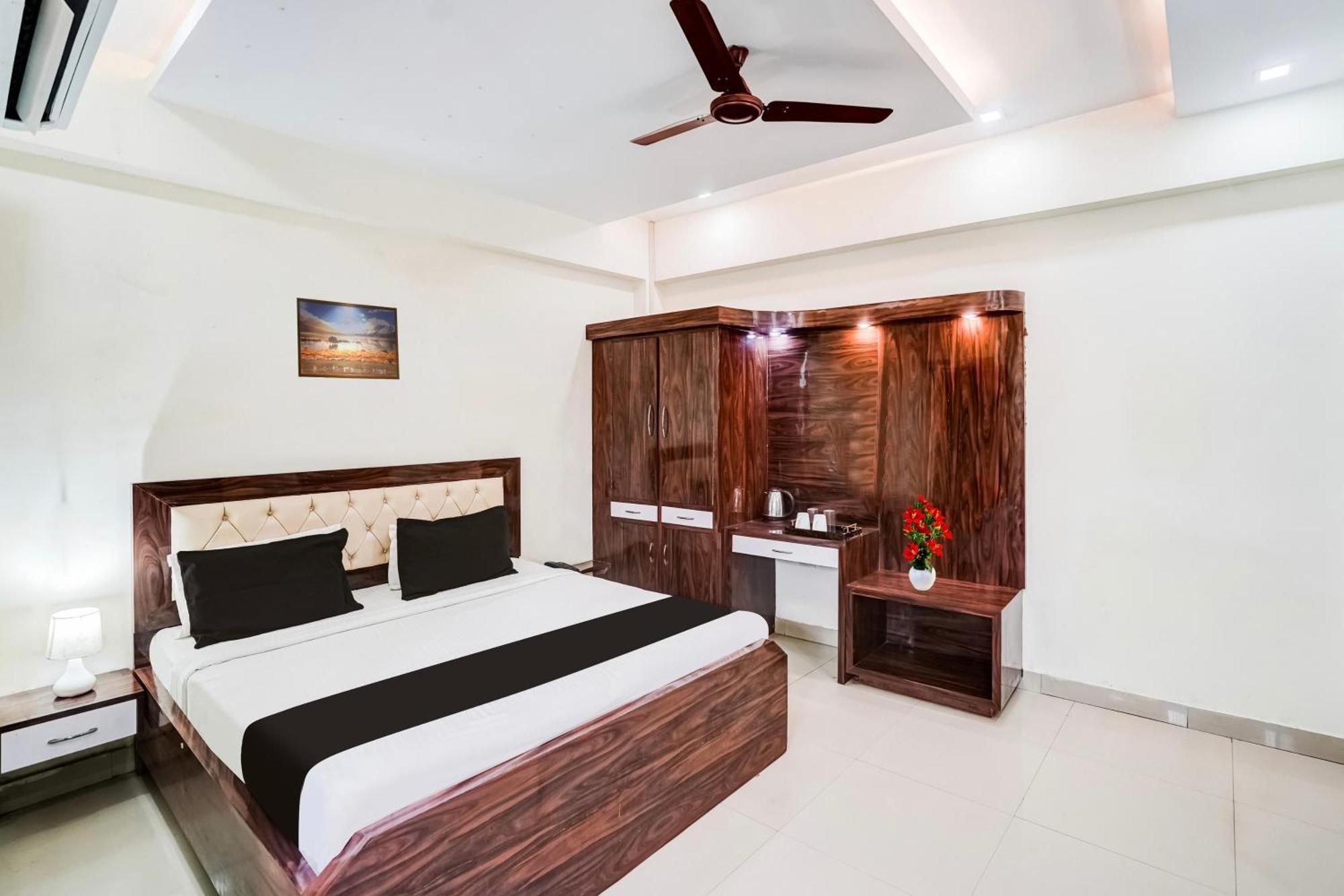 Super Hotel O Sgpgi Bijnaur Buitenkant foto