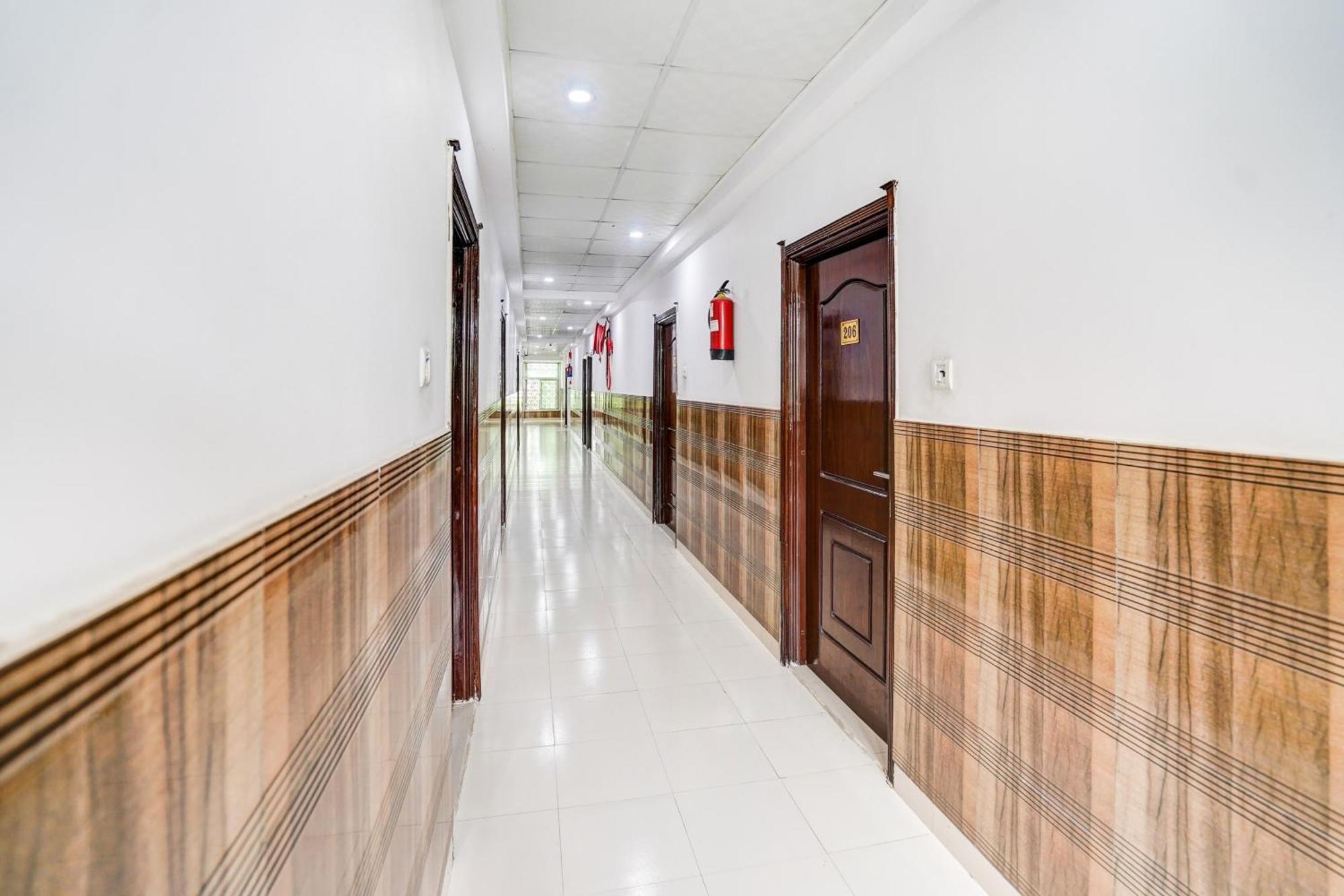 Super Hotel O Sgpgi Bijnaur Buitenkant foto